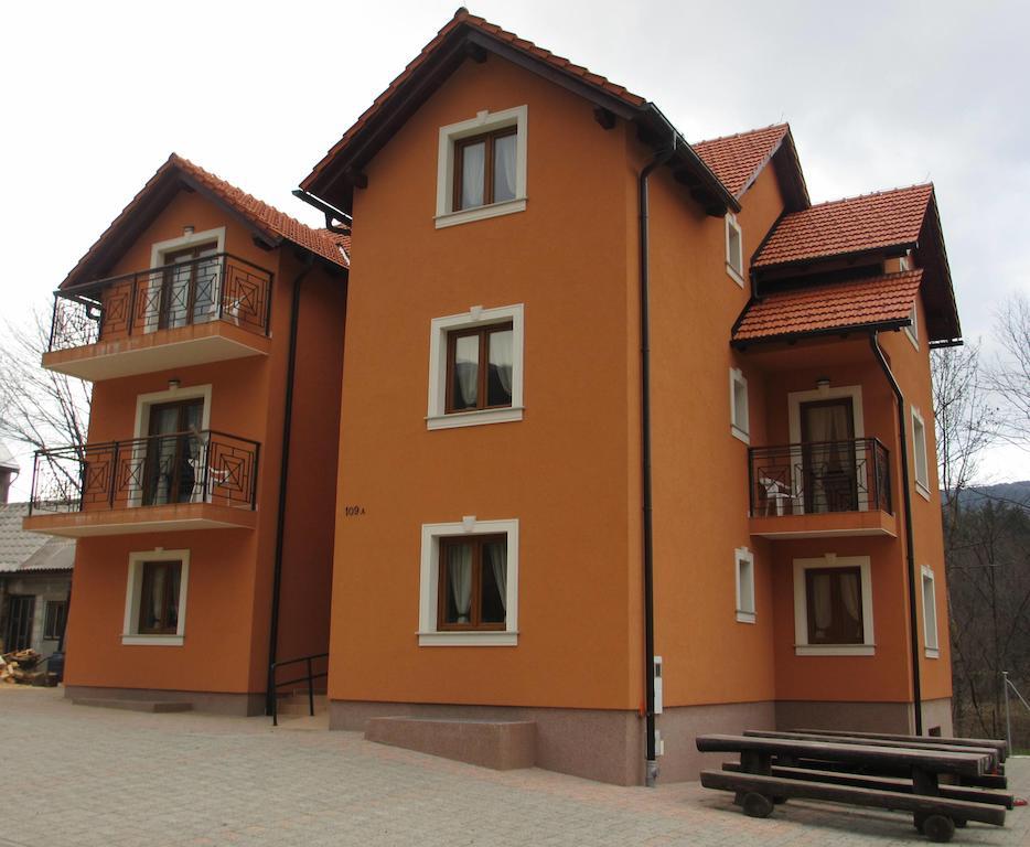 Apartments Manjan คราสโนโปลเย ภายนอก รูปภาพ