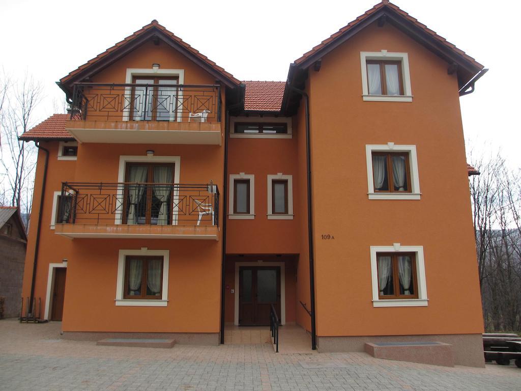 Apartments Manjan คราสโนโปลเย ภายนอก รูปภาพ